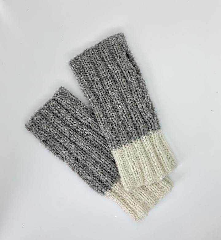 Sumu Hand Warmers - Nordic Yarn